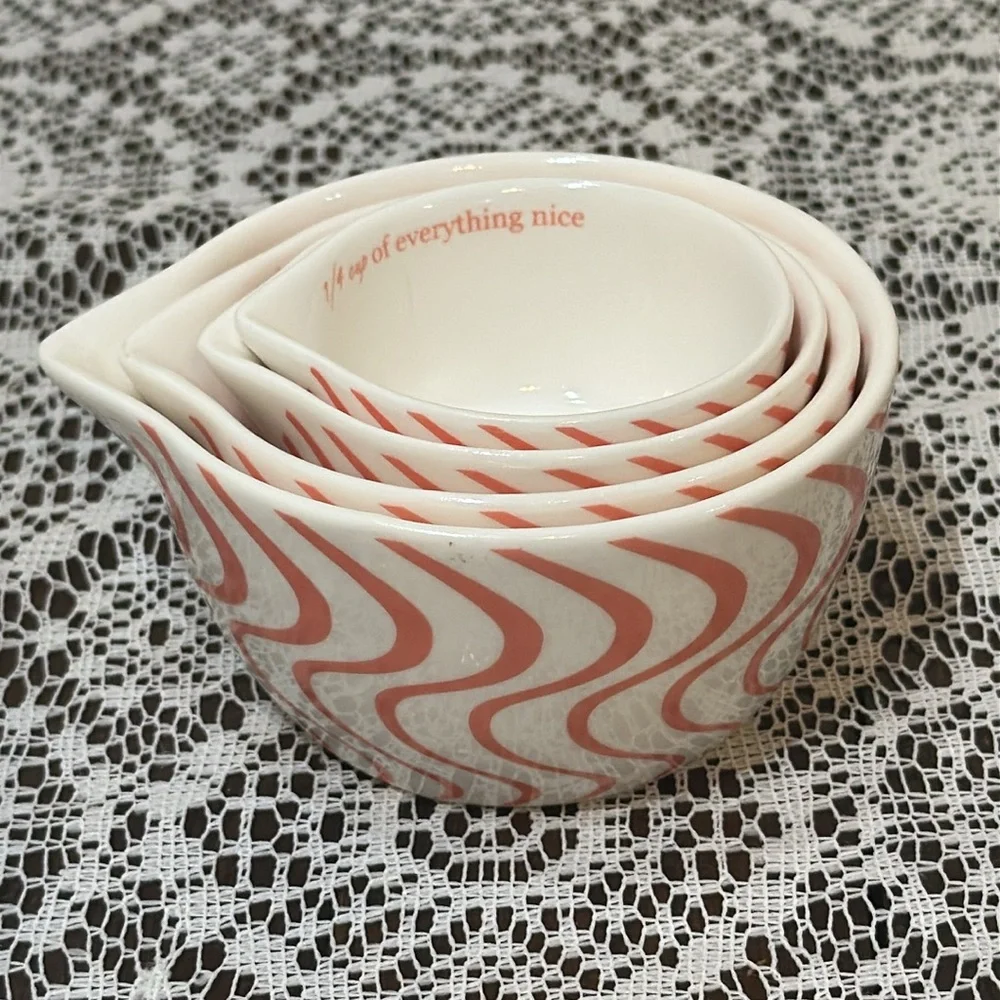 NEW Set of 4 Ceramic Nesting Measuring Cups Pink Swirl Design